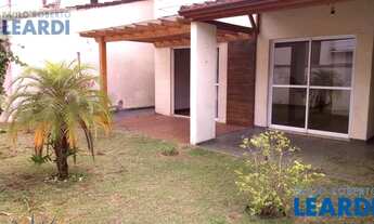Imagem: CASA ASSOBRADADA - PINUS PARK - SP
