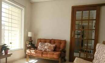 Imagem 2: Casa térrea com 3 dormitórios e 4 vagas no Jardim Samambaia