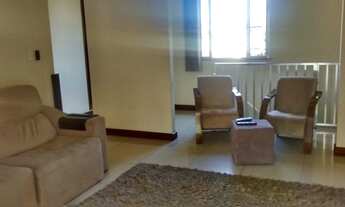 Imagem: Terreno com 02 casas, uma de 05 quartos