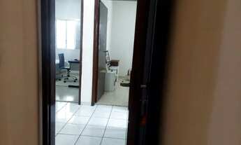 Imagem 7: Otima casa de lote inteira Parque Industrial