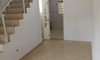 Imagem 2: Casa em condomínio com 60 m², 2 quartos, vaga coberta, centro de Cotia. Apenas $ 1.650 (pa