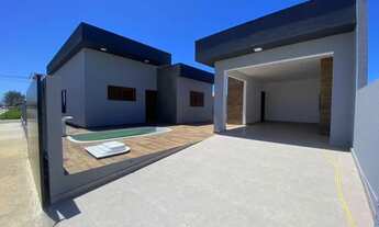 Imagem: Casa novinha, poucos metros do mar. A noite