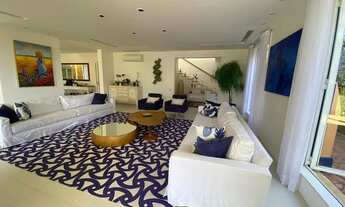 Imagem 4: Casa de condomínio sobrado para venda possui 682 metros quadrados com 4 quartos