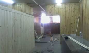 Imagem 4: Salão (piso superior) de 130 m² de vao aberto e 02 banheirosno Parque Casa de pedra