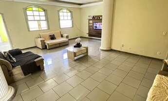 Imagem 7: Casa com 3 Quartos e 3 banheiros à Venda, 270 m² por R$ 800.000