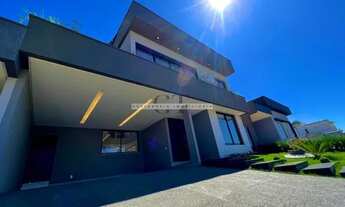 Imagem 2: Sobrado de 5 suítes no condomínio Portal do Sol Garden