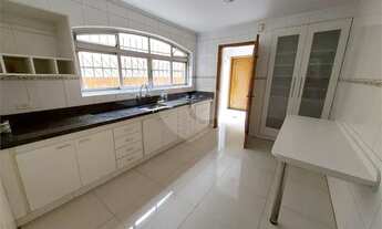 Imagem 7: Sobrado para aluguel e venda tem 250 metros quadrados com 3 quartos