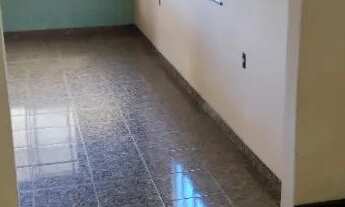 Imagem 3: 2 casas e uma kitnet com garagens