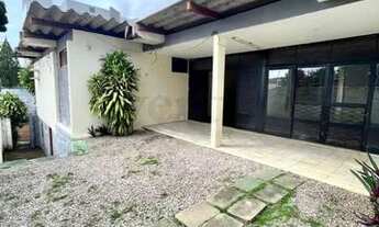 Imagem 7: Casa para locação, perfeita para residência ou comercial, com grande área na Xavier da Sil