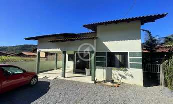 Imagem: Casa de Alvenaria com ampla área de festas