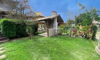 Imagem 4: Aconchego, natureza e estilo em uma casa com 2 dormitórios e amplo terreno de 440m² no Rio