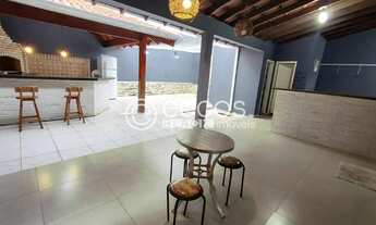 Imagem: Casa para aluguel, 3 quartos, 2 suítes