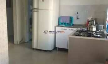 Imagem 3: Casa em Porto Alegre, no bairro Guarujá, com 2 dormitório(s), e 2 banheiros, à v