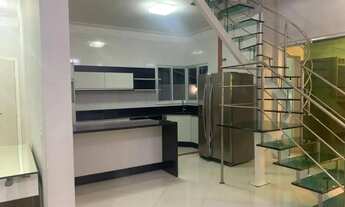 Imagem 4: Casa de Alto Padrão no Condomínio Jardim dos Lagos com 4 Suítes e Piscina Próxima ao Cent