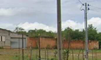 Imagem 4: Três terrenos conjugados 40 mil cada um dos dois do centro e 45 mil o de esquina