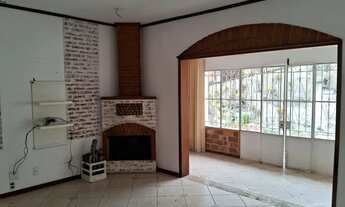 Imagem 2: Imóvel para venda com 200 metros quadrados com 4 quartos em Agriões - Teresópolis - RJ