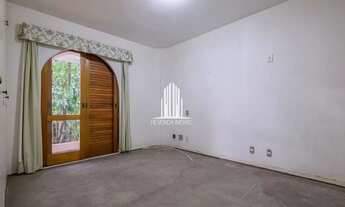 Imagem 6: 220m², 4 dormitórios, 2 suítes, 3 vagas