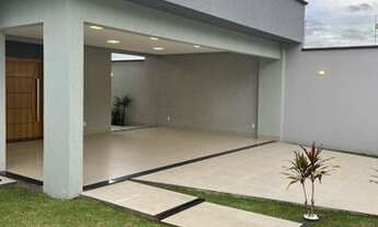 Imagem 2: Casa para venda com 205 metros quadrados com 3 quartos em Residencial Petrópolis - Goiânia