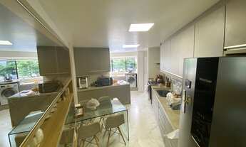 Imagem 4: AK.Vendo belíssimo apartamento na beira mar todo reformado com 164m, 4 suítes, 3 vagas