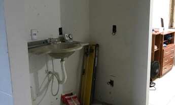 Imagem 6: Lindo sítio medindo 1147m2, plano, cercado, jardim espetacular, gramado e arborizado, água