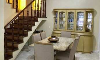 Imagem 3: Casarão de 2 Andares, mais casa nos fundos, para venda possui 360 metros quadrados com 4 q