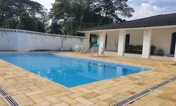 Imagem 2: Chácara para aluguel e venda possui 520 metros quadrados com 5 quartos