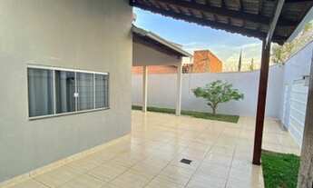 Imagem 2: Casa para venda possui 200 metros quadrados com 3 quartos em Centro - Ubatuba - SP