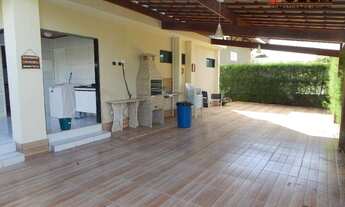 Imagem 2: Casa em condomínio de luxo / 07 quartos / garagem para 10 carros / suítes / campo de vôlei