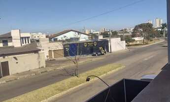 Imagem: Prédio Comercial com Residência no Bairro