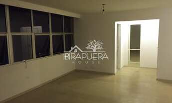 Imagem 2: Apartamento à venda no Itaim Bibi, 3 dormitórios sendo 1 suíte, 145m², cozinha com armário