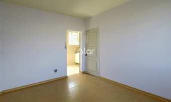 Imagem 5: Apartamento 2 Quartos, D.C.E. com Banho, Armários Planejados e 1 Vaga Coberta no Bairro Pl