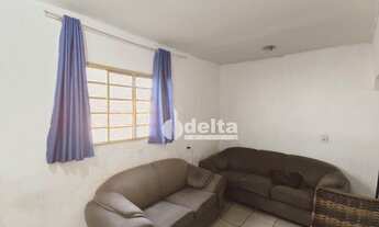 Imagem 2: Casa com 6 dormitórios à venda, 250 m² por R$ 500.000,00 - Segismundo Pereira - Uberlândia