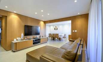 Imagem 2: Apartamento à venda ou locação, 482m² de Área Útil, recém reformado e mobiliado, há 7 minu