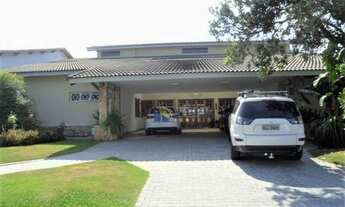 Imagem 2: Belíssima Casa no Centro de Guararema com mais de 1000m² de Área Construída em Terreno de