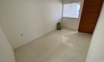 Imagem 2: Casa para venda tem 120 metros quadrados com 2 quartos e terreno grande com vaga de garage