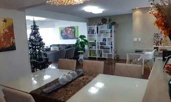 Imagem 2: Apartamento para venda tem 220 metros quadrados com 5 quartos