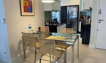 Imagem 2: Leblon - Rainha Guilhermina - quadra da praia - reformado 75m2 1 vaga