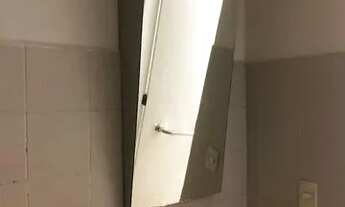 Imagem 6: Casa Comercial Térrea - Locação / Frente Face Sombra Recepção ampla