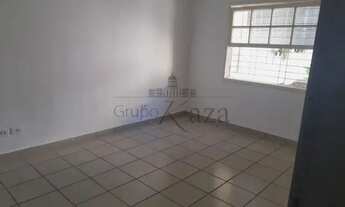 Imagem 6: Casa com Edícula - Jacareí - Parque Itamarati - 2 Dormitórios - 330m²