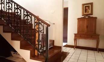 Imagem 3: Sobrado para aluguel possui 274 metros quadrados com 3 quartos