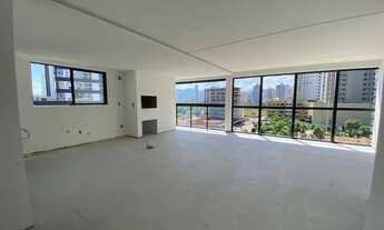 Imagem 2: Apto quadra do Mar na Meia Praia com 3 suítes e 3 vagas de garagem