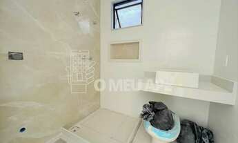 Imagem 5: Casa de condomínio para venda tem 350 metros quadrados com 4 quartos