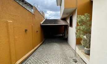 Imagem 4: Casa de alto padrão à venda no Centro de Matozinhos