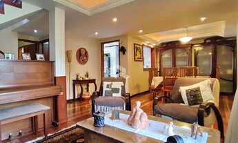 Imagem 6: Casa Espaçosa e Semimobiliada com 3 Dormitórios e Lareira no Partenon!