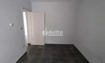 Imagem 7: Casa comercial com 5 salas disponível para venda no bairro Centro em Uberlândia-MG