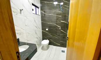 Imagem 6: Casa à Venda com Suíte e Amplo Quintal em Localização Privilegiada Próxima à Lagoa Itatiai