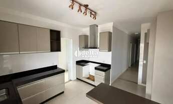 Imagem 3: Casa em condomínio com 3 suítes, disponível para locação no bairro Laranjeiras em Uberlând