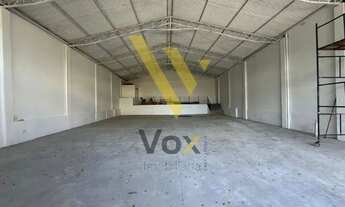 Imagem 4: Aluguel de Barracão Comercial no Jardim Chapadão, Campinas-SP: Pátio livre, 2 banheiros