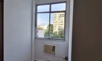 Imagem 7: Apartamento para aluguel possui 65 metros quadrados com 3 quartos no Grajaú - Rio de Janei