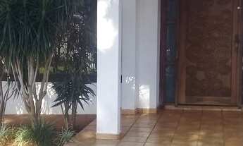 Imagem: CASA A VENDA NA MICHIGAN, AO LADO DA RADIO